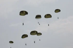 Parasut Gagal Mengembang dalam Latihan Terintegrasi, Seorang Prajurit TNI Terluka di Morowali