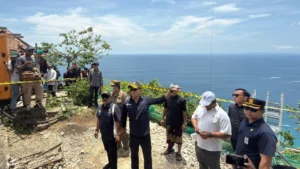 Izin Bermasalah: Mega Proyek Lift Kaca Di Berhentikan Sementara