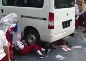 Mobil MBG Tabrak Puluhan Murid di SDN 01 Kalibaru