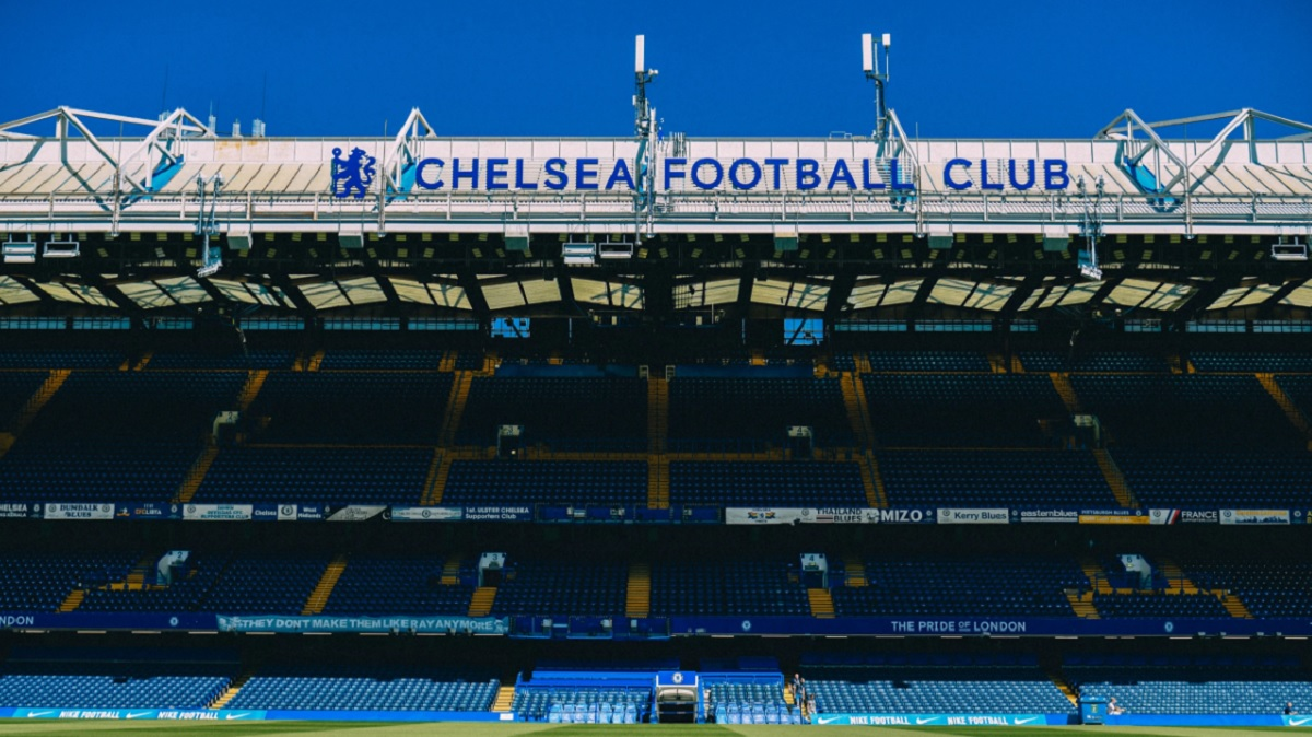 Chelsea Dihukum Denda