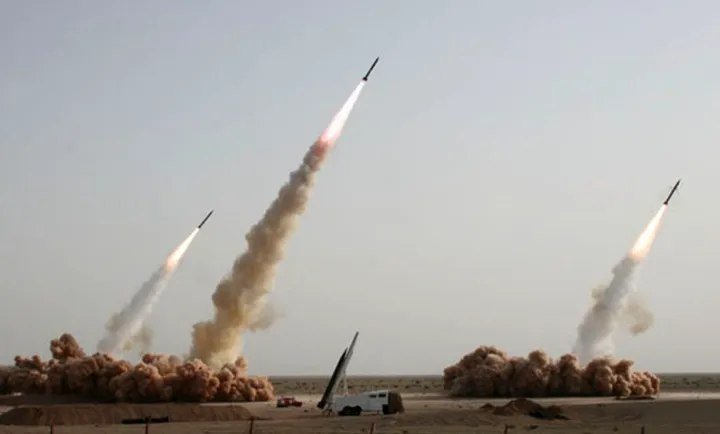 Rudal Iran Hantam Pangkalan Militer Terbesar AS di Qatar