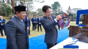 Prabowo Subianto Hadiahkan Cenderamata Tradisional di Seoul